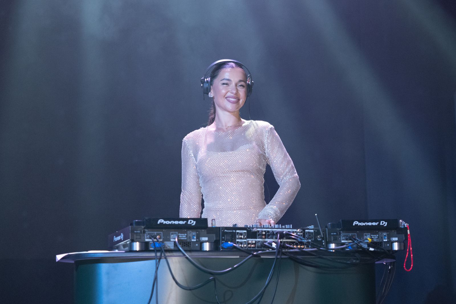 DJ Katty Leen за пультом.